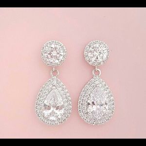 Cubic Zirconia tear drop diamond earrings